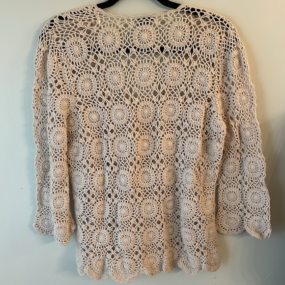 Tribal Crochet Blouse - Picture 4 of 4